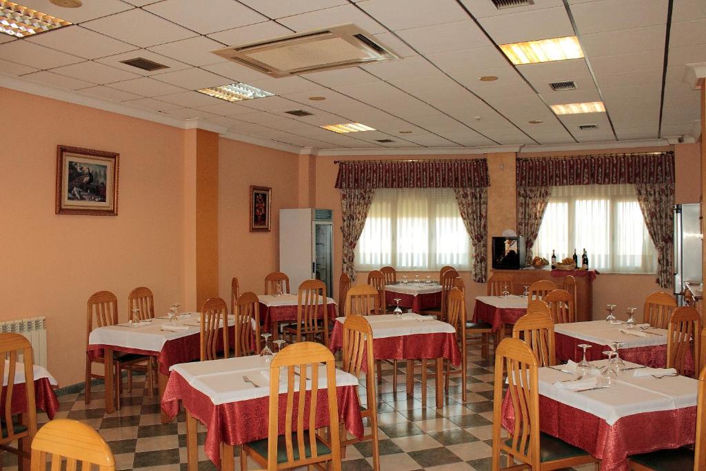 Hostal Castilla เบนาเบนเต ภายนอก รูปภาพ