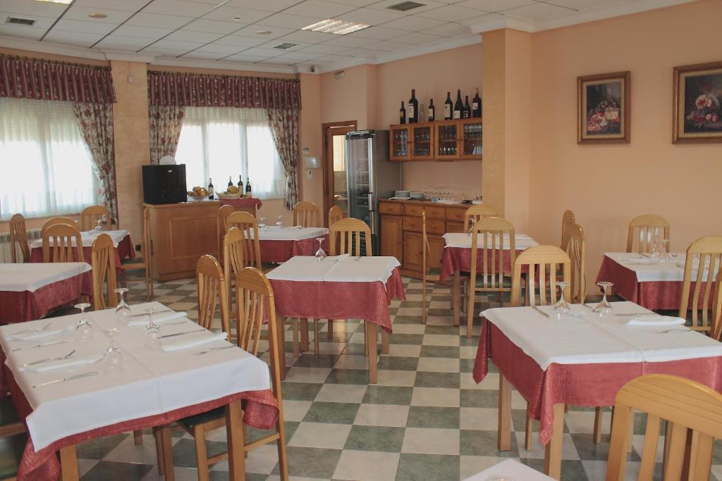 Hostal Castilla เบนาเบนเต ภายนอก รูปภาพ