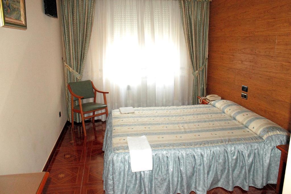 Hostal Castilla เบนาเบนเต ห้อง รูปภาพ