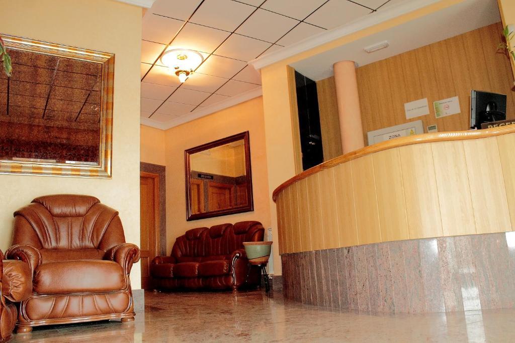 Hostal Castilla เบนาเบนเต ภายนอก รูปภาพ