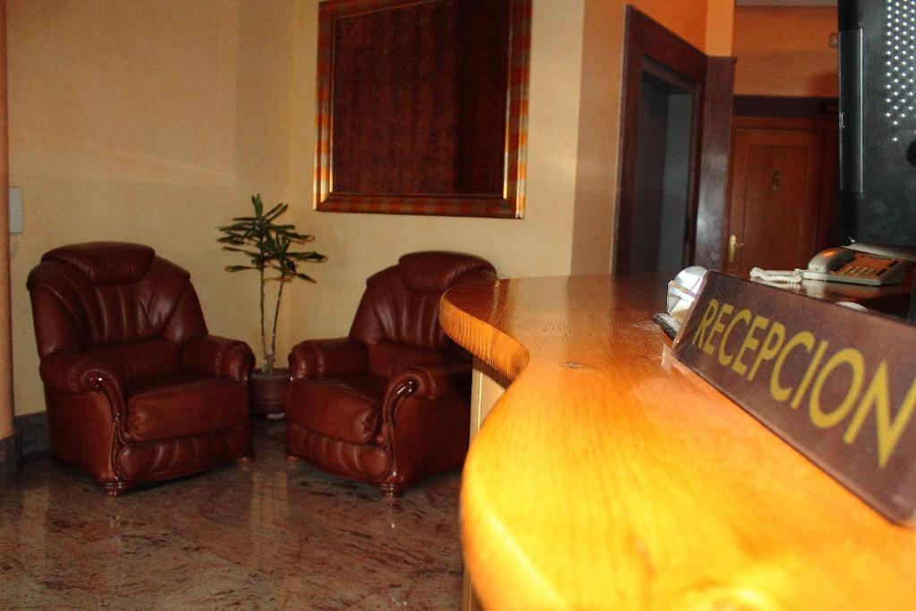 Hostal Castilla เบนาเบนเต ภายนอก รูปภาพ